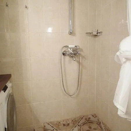 Nyilas Misi Viola Budapest